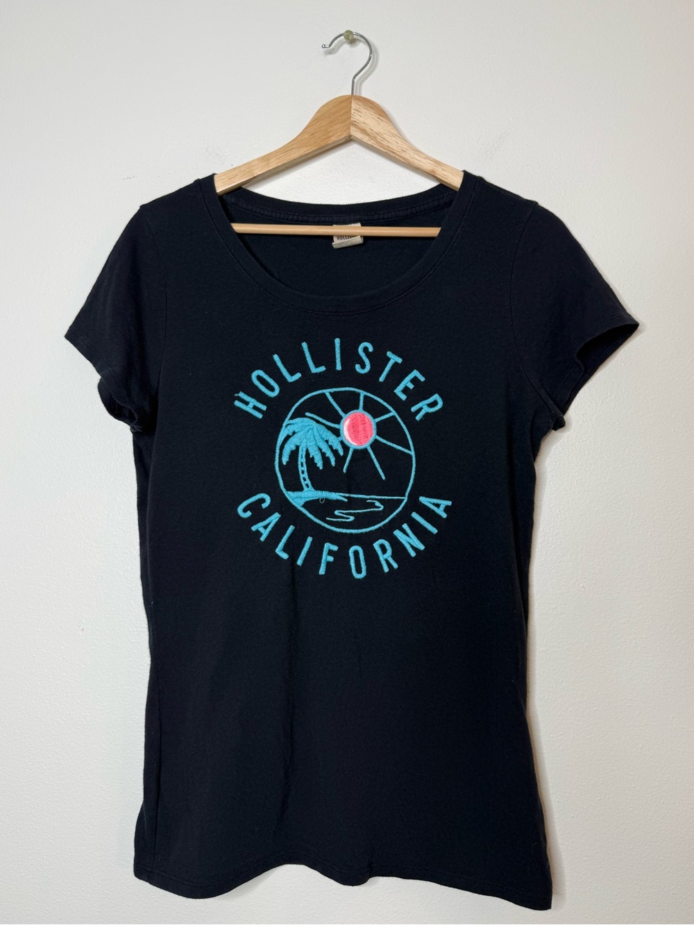 Hollister 2000s Graphic California T-Shirt size medium